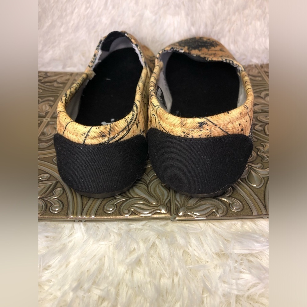 Warner Bros. Harry Potter Themed Women's Loafers - Tan and Black L 10/11 - Picture 6 of 16